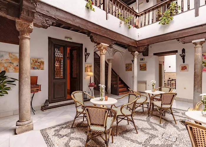 Casa Del Capitel Nazari